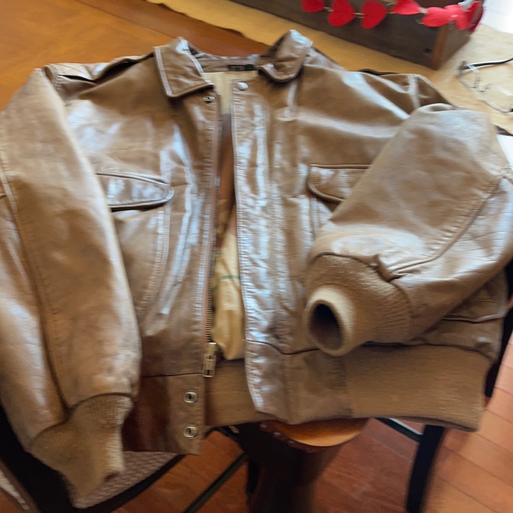 Hunt Club Brown Vintage Leather Bomber Jacket.  Circa 1988.  Excellent Condition